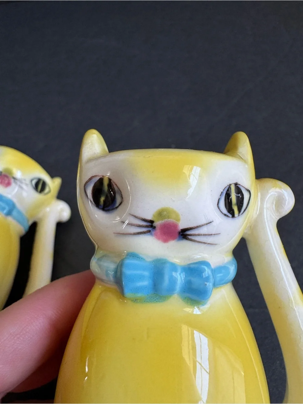 Lipper & Mann Yellow Cat Salt Pepper Shakers Anthropomorphic Vintage 50s Kitten